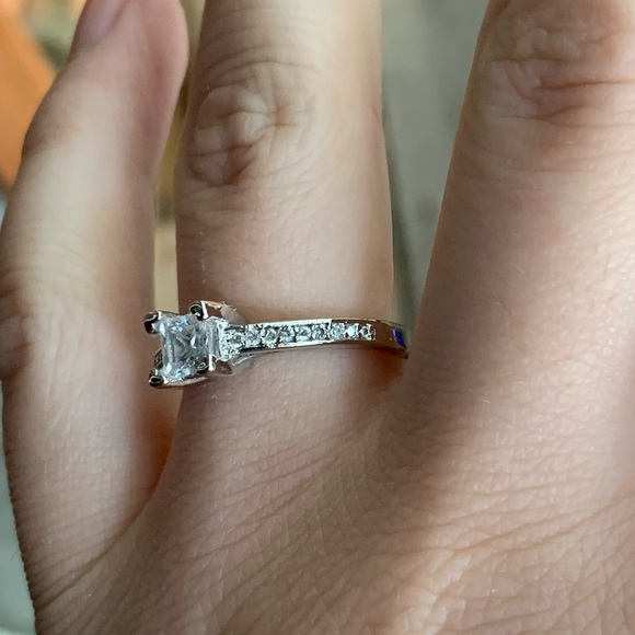 STERLING SILVER PRINCESS CUT ENGAGEMENT RING - Picture 6 of 9